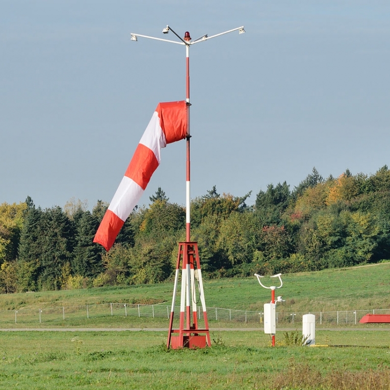 ICAO szabvány szerinti szélzsák 3650 mm x 950 mm (1 db)